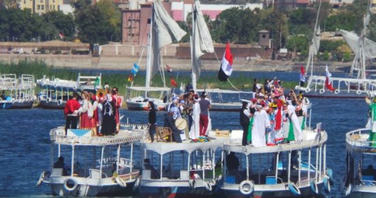 21 فرقة فنية تقدم عروضها على المراكب النيلية فى أسوان قبل "تعامد الشمس"