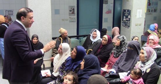 حياة كريمة.. الكشف على 686 حالة فى قافلة طبية توعوية بقرية ميت فارس بالمنوفية