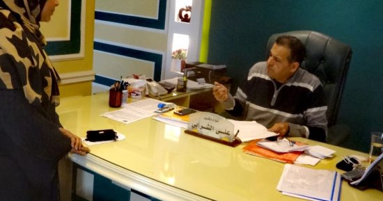 رئيس مدينة الأقصر يعقد فعاليات "اليوم المفتوح" لحل مشاكل المواطنين.. صور