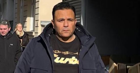 محمد فؤاد بشوارع برلين فى أحدث ظهور له.. صور