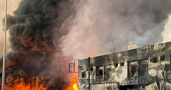 السيطرة على حريق ضخم فى مصنع للزيوت بعجمان "فيديو"