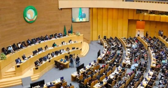 القمة الـ36 للاتحاد الأفريقي ترفع شعار "تسريع تنفيذ منطقة التجارة الحرة".. أبو الغيط: الارتقاء بالتعاون فى ظل وضع مضطرب.. الأمم المتحدة: شعوب القارة تتحمل أكبر وطأة من الأزمات.. وجزر القمر تتسلم رئاسة الاتحاد