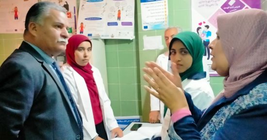 وكيل صحة سوهاج يتفقد سير العمل بالقافلة الطبية فى القراقرة.. صور