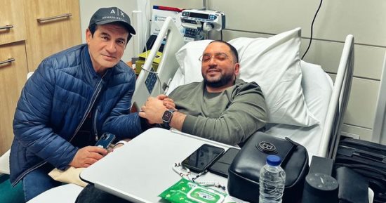 محمد ثروت: ابنى بدأ يستجيب لعلاج الجلطة