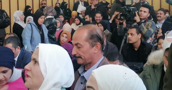 إخوة "سيدة بورسعيد" فى انتظار بداية جلسة النطق بالحكم على ابنة شقيقتهم..صور 