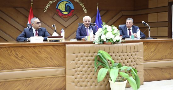 وزير التعليم يوجه بمتابعة الغياب اليومى وانضباط سير الدراسة