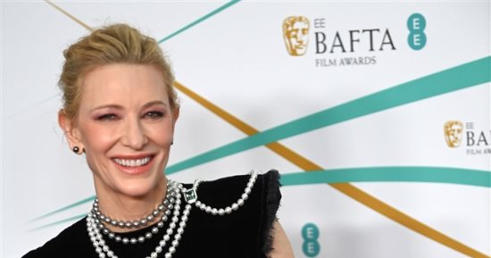 كيت بلانشيت تتألق على السجادة الحمراء لحفل توزيع جوائز الـBAFTA