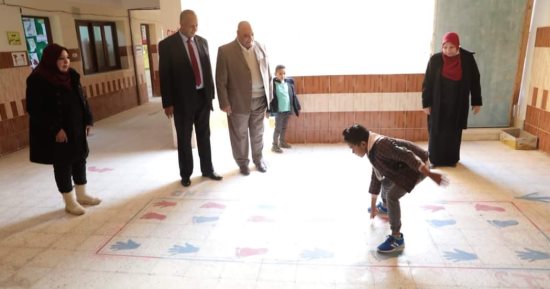 وكيل تعليم الوادى الجديد يتفقد الأنشطة الطلابية فى مدرسة الأمل بالخارجة