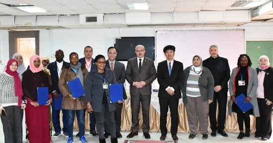 رئيس جامعة قناة السويس يشهد ختام البرنامج التدريبي لصحة الأمهات والأطفال