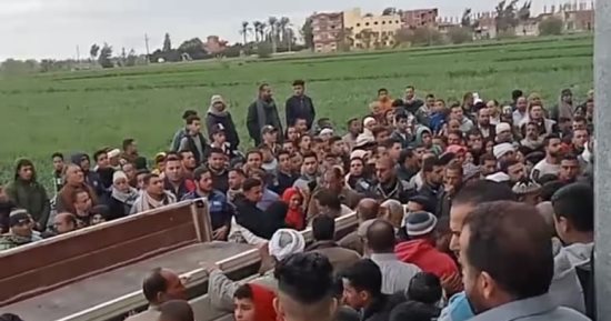 تشييع جنازة طالب بالإعدادية توفى فى حادث تصادم بالشرقية