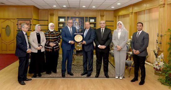 "الآفاق الاقتصادية العالمية وانعكاساتها على الاقتصاد المصرى" ندوة بجامعة المنصورة