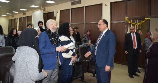 رئيس جامعة حلوان لطلاب مسابقة أنت النجم: اكتشاف الموهوبين أول اهتمامات الجامعة