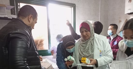 جامعة المنيا تنظم قافلة طبية يستفيد منها 2146 مواطنا بقرية صفط أبو جرج