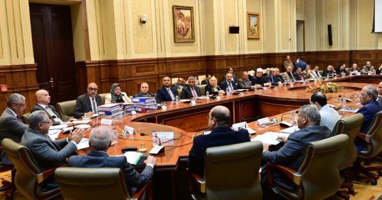 "محلية النواب" توصى بتنفيذ مشروعات خدمية واستغلال الأراضى ببولاق الدكرور