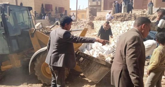إزالة حالة تعد على 400 متر مربع بقرية الحجز بحرى شمال أسوان.. صور