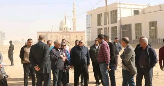محافظ الوادي الجديد يتفقّد الموقف التنفيذي بمجمع المصالح الحكومية المميكن 
