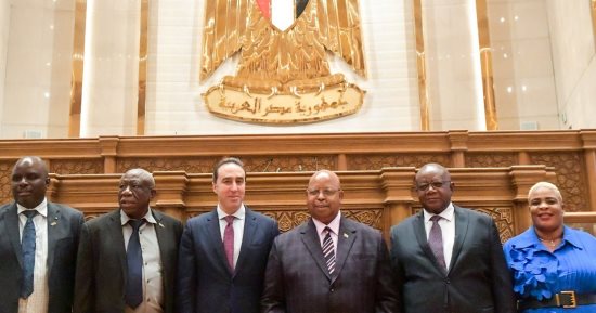 المستشار أحمد مناع يصطحب رئيس برلمان زيمبابوى فى زيارة لمجلس النواب بالعاصمة الإدارية