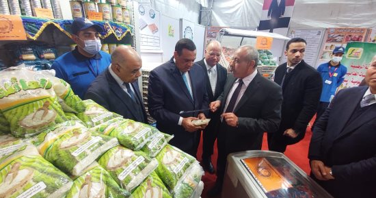 وزير التنمية المحلية ومحافظ القاهرة يفتتحان معرض أهلاً رمضان بمدينة نصر