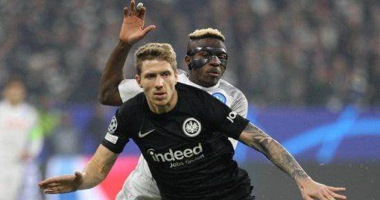 أوسيمين يتقدم لـ نابولي أمام فرانكفورت 1-0 في شوط مثير بدوري الأبطال.. فيديو