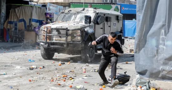 مسؤول فلسطينى: جيش الاحتلال الإسرائيلى يرتكب مجزرة فى نابلس