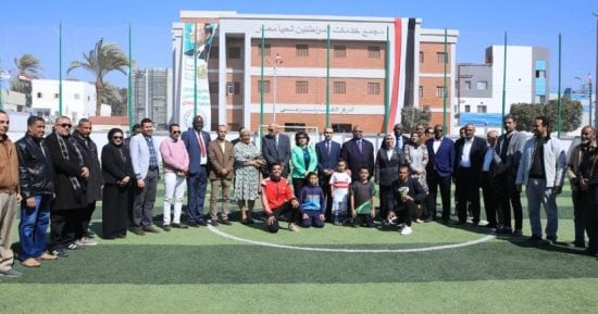 رئيس برلمان زيمبابوى والوفد المرافق يتفقدون مشروعات حياة كريمة بقرية أم دومة 
