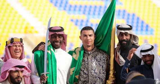 بالزى السعودي.. كريستيانو رونالدو يشارك في احتفالات يوم التأسيس "فيديو وصور"