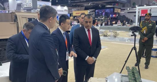 وزير الإنتاج الحربى يتفقد أجنحة عدد من الشركات العارضة فى "IDEX 2023"  