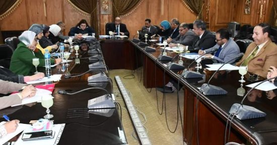 جامعة القناة: توجيه بسرعة رفع مقررات الفصل الدراسي الثاني إلكترونيًا