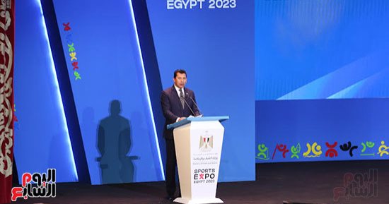 وزير الرياضة يهنئ لاعب المنتخب للجودو بعد فوزه ببرونزية تاريخية ببطولة العالم