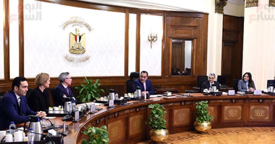 رئيس الوزراء يستعرض مع مسئولى شركة "سكاتك" النرويجية تنفيذ عدد من المشروعات