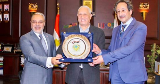 محافظ الأقصر يشيد بدور قوافل جامعة طنطا فى تقدم الخدمات الطبية للمرضى