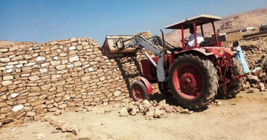 إزالة 8 حالات تعدٍ على أملاك الدولة بمساحة 107 آلاف متر بأسوان
