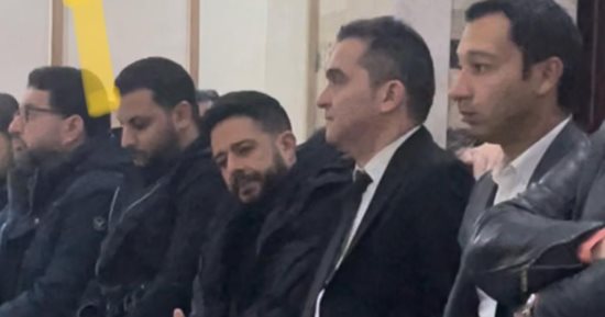 تامر حسنى وحماقى وحكيم يقدمون واجب العزاء فى والدة ياسر الحريرى.. صور