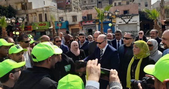 محافظ القاهرة يسلم 10 سيارات طعام متنقلة مجهزة لذوى الهمم 