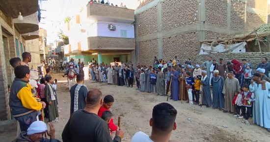 بالمزمار والطبلة وسباقات الخيول..شاهد احتفالات أهالى العشى شمال الأقصر بالمولد
