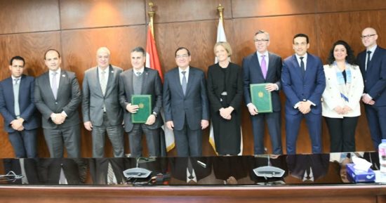 اتفاقية مشتركة لتنفيذ المشروعات الخضراء وإنتاج الأمونيا من الهيدروجين الأخضر