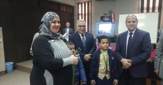 وكيل تعليم كفر الشيخ يكرم 10 طلاب تميزوا فى منافسات نادى إديوميتر
