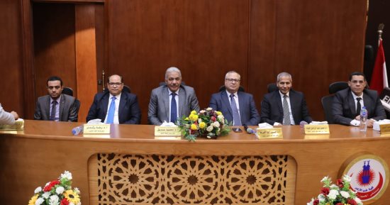 نائب رئيس جامعة الأزهر يشيد بالجهود العلمية لأساتذة الطب النفسي في خدمة المجتمع  