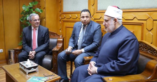 الضوينى: الدعوة للسلام والإخاء وتغليب لغة الحوار جوهر رسالة الأزهر