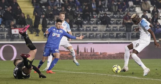 نابولي يبتعد بصدارة الدوري الإيطالي بثنائية في مرمى إمبولي