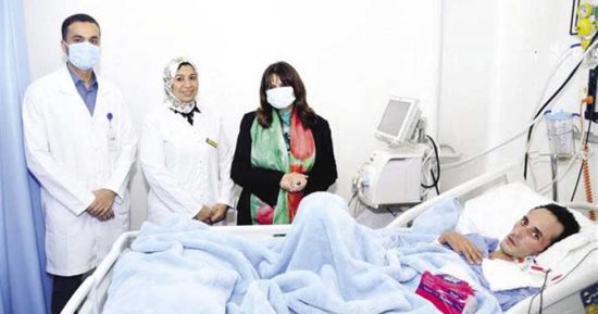 وزيرة الهجرة تتابع حالة شاب مصرى عائد من موزمبيق بعد 5 أشهر من الرعاية الطبية