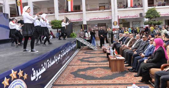 محافظ الدقهلية يشهد احتفالية مدرسة شجرة الدر بمناسبة العيد القومى.. صور