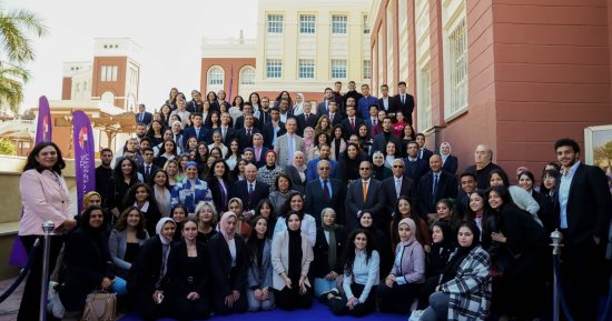 عمرو موسى يشارك في ندوة "دردشة في السياسة" بالجامعة البريطانية 