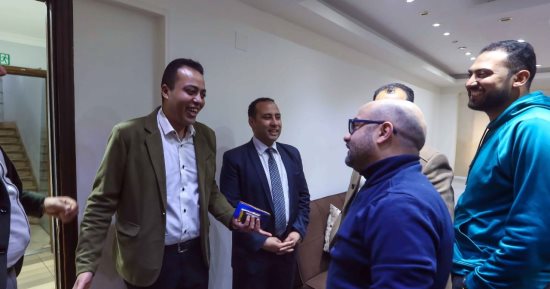 الزميل محمد السيد يجرى جولة بــ"صدى البلد".. ويثمن حفاوة الاستقبال.. صور