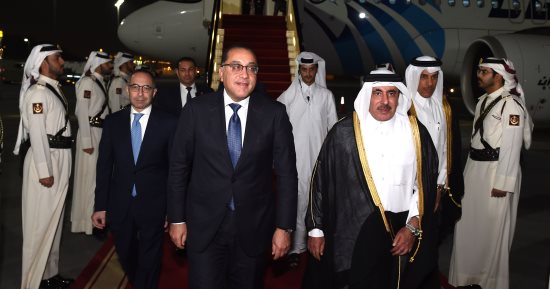 رئيس الوزراء يصل الدوحة فى زيارة عمل 