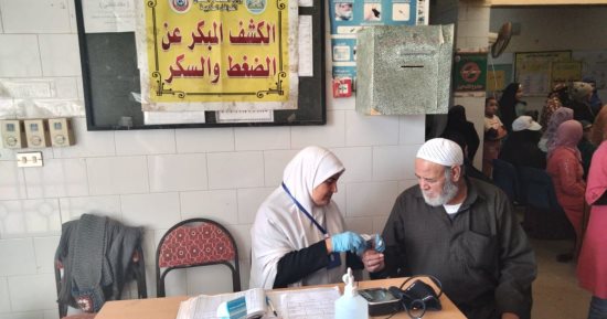 حياة كريمة بكفر الشيخ.. الكشف الطبى على 2283 مواطنا بقرية "المجاز الشرقى"