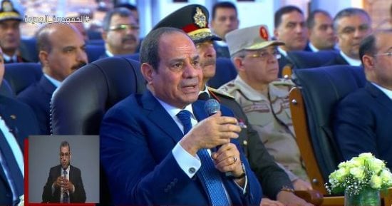 الرئيس السيسي: "شغالين على برنامج كبير وهو تحلية المياه فى المدن الساحلية"