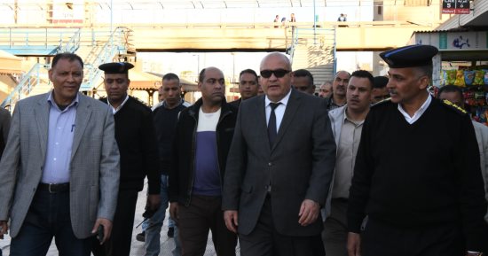 محافظ قنا: الانتهاء من تصميم جديد لكوبرى المشاة بمحطة السكة الحديد