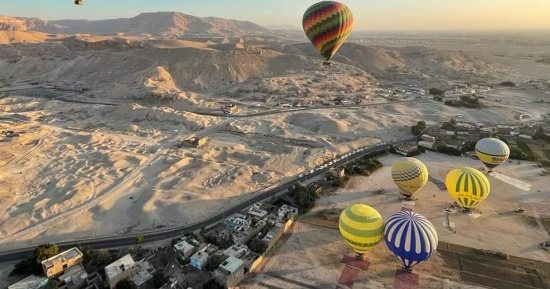 1750 سائحا من حول العالم فى سماء الأقصر.. تحليق 65 رحلة بالون طائر فوق معابد الأجداد