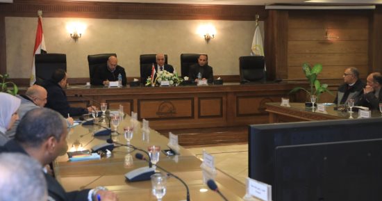 محافظ الجيزة يكلف بتسريع وتيرة الأعمال فى مشروعات الرصف والتطوير